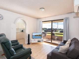 Akuna 3 ground floor opposite Wallis lake - Forster - 9