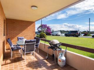 Akuna 3 ground floor opposite Wallis lake - Forster - 8