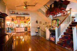 The Highwayman Inn - 4