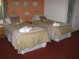 Broadwell Guest House - 2