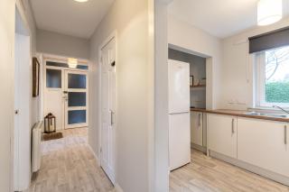 Ground-fl Two Bedroom Apartment in Bridge of Allan - 2