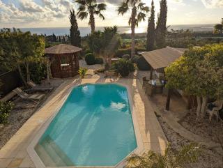 Villa Pontus - stunning views & privacy in beautiful garden with pool & hot tub - Kouklia - 5