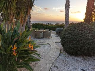 Villa Pontus - stunning views & privacy in beautiful garden with pool & hot tub - Kouklia - 2