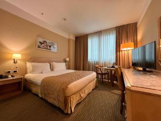 Holiday Inn Naples by IHG - 1