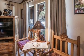 Cowboys, Indians and Outlaws - 6