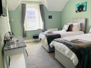 Whinburn Guest House - 1