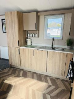 Stone Beck Lodge with Hot Tub - York - 2