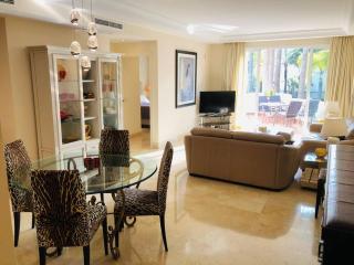 Beachside Luxury 2 bedroom apartment, Puerto Banus - Marbella - 3