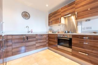 Amber Apartment Oasis - Your Gateway to Southampton's Vibrant Heart, Port, Shopping - Southampton - 4