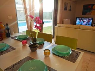 Nikola's 4 season apartment by the sea and airport - Porto Rafti - 0