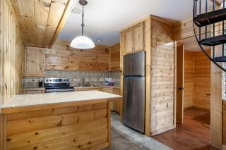 Family Mountain Lodge - Arcade Games, Hot Tub - 9
