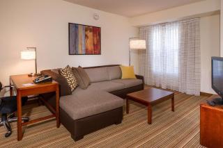 Sonesta ES Suites Charlottesville University - Charlottesville - 1