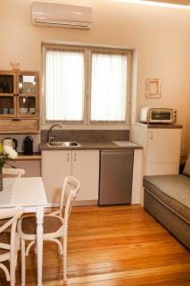 2-spaces comfy Bentzi apartment 7 with balcony in Pagrati - 1