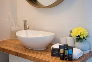 ☆Airliedise☆HOT TUB suite☆5min walk 2 Port of Airlie/Ferry terminal☆WiFi☆Netflix☆NO Hills - Airlie Beach - 4