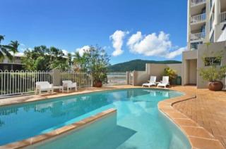 ☆Airliedise☆HOT TUB suite☆5min walk 2 Port of Airlie/Ferry terminal☆WiFi☆Netflix☆NO Hills - Airlie Beach - 1