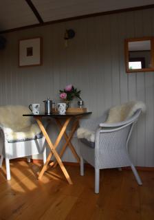 Luxury, rural Shepherds Hut with hot tub nr Bath - Bristol - 3