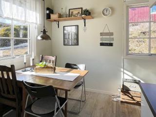 6 person holiday home in Höviksnäs-By Traum - 1