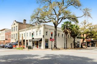 Historic City Market Loft Off Broughton - 9