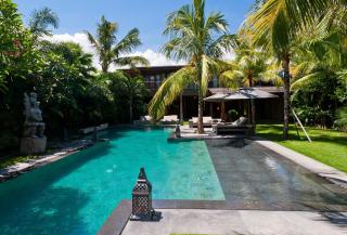 Villa Yoga by Villa Finder - Seminyak - 3