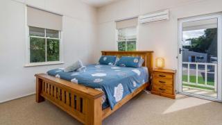 Buckley's Cottage By The Sea - 2