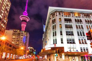 Sky Tower Serenity + Rooftop Pool - 1