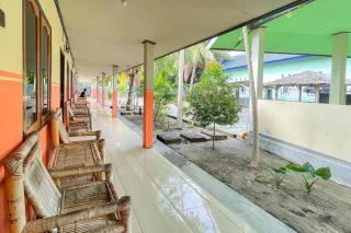 Ekas Beach Guesthouse Mitra RedDoorz - Ekas - 2