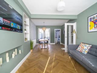 Luxury Townhouse 2BR Belfast's Best Area - 9