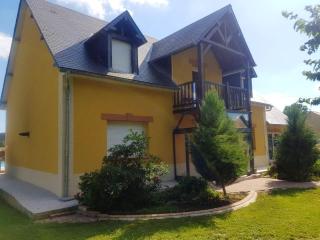 Villa élégante à Saint Clair-d'Arcey avec piscine privée - 2