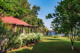 SaffronStays Moira 6-BR Lakeside Villa with Infinity Pool & Jacuzzi - 5