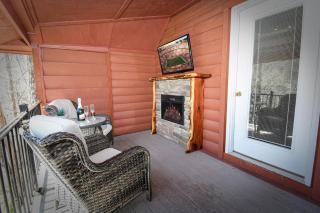 Mountain Romance - Gatlinburg - 2