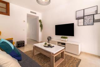Lovely cozy 2-bedroom residential home with patio - Benalmádena - 9
