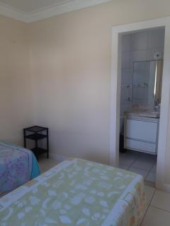 Casa em Buraquinho - 1