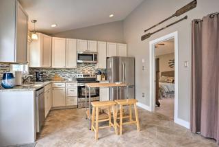 Urbanna Cottage with Private Yard and Water Views - West Irvington - 5