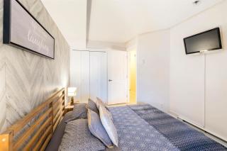 1BR plus Den Village Condo with Mountain Views and Hot Tub by Harmony Whistler - Whistler - 1