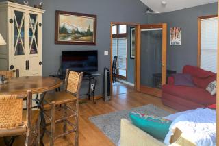 Lakeside Escape Steps to Lake Michigan Beach! - 6