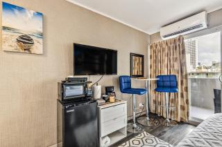 Picturesque Hotel Room with Private Balcony in Waikiki! - Honolulu - 4