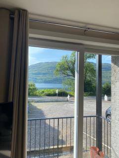 Borrodale, one bedroom apartment with balcony and loch view. - 4