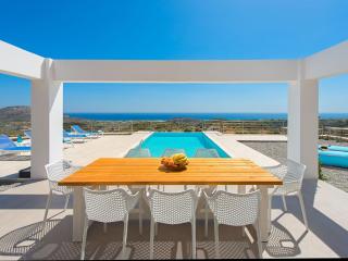 Beautiful villa with infinity pool and sea view - Kalithies - 6