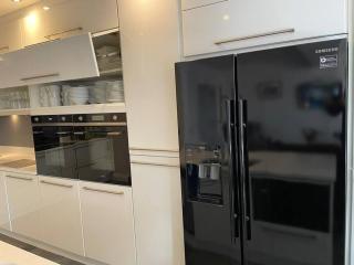 Luxury Portrush Holiday Homes - The Glynn, Portrush Sleeps 12 - 5 bedrooms - Portrush - 4