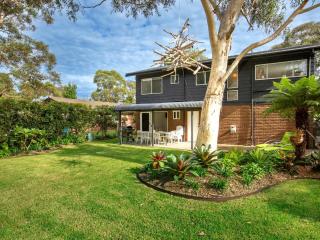 Coastal Oasis - Pet Friendly - 6 Mins Walk to Beach - 9