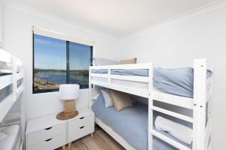 Spinnaker 402 - 1