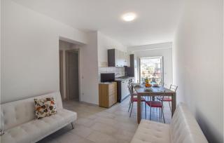 Gorgeous Apartment In Nicotera Marina - 1