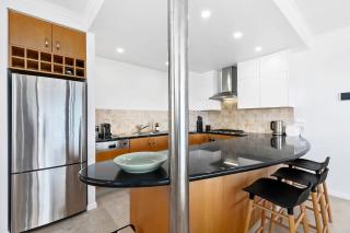 Ocean Viewpoint - Stunning Sunshine Beach Views - Sunshine Beach - 9