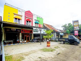 OYO Life 90587 Domen Homestay Syariah - Krui - 8