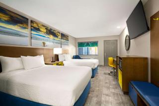 Days Inn by Wyndham Ruidoso Downs - 9