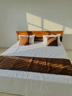 Breezy Brand-New Green Tops Villa - 3