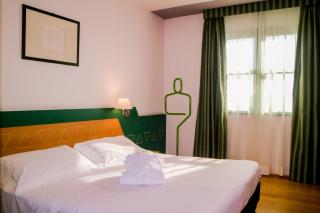 West Point Airport Hotel - 2