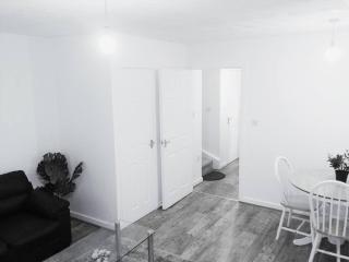 Quiet residential area within easy reach to town - Manchester - 7