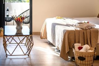 Moon Boutique Hotel - Ultra Luxury Suites with Pool, Perfect for Fun and Relaxation - Laganas - 4