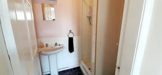Queens Rooms - 8